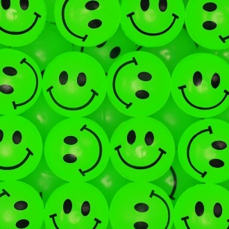 144 pcs Glow In Dark Smile Face Ball 27 mm